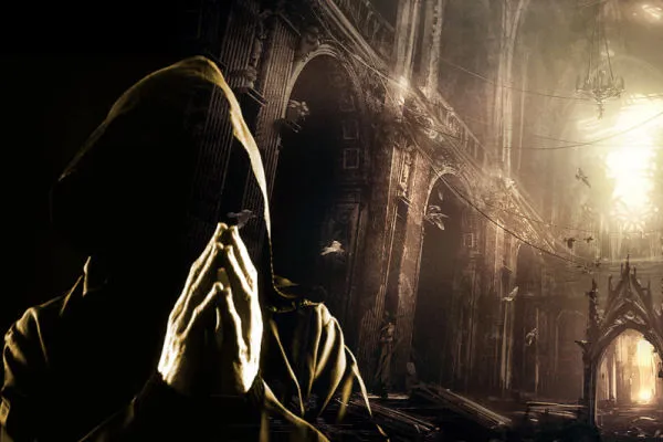 Una figura incappucciata in una cattedrale buia, dalla stanza Friars' Mystery
